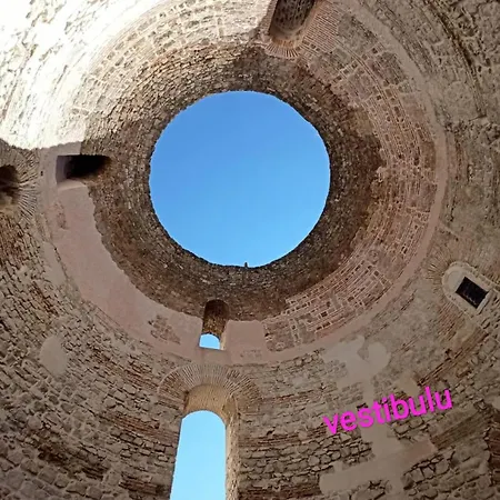 Novi Demy U Centru Splita Lägenhet Split