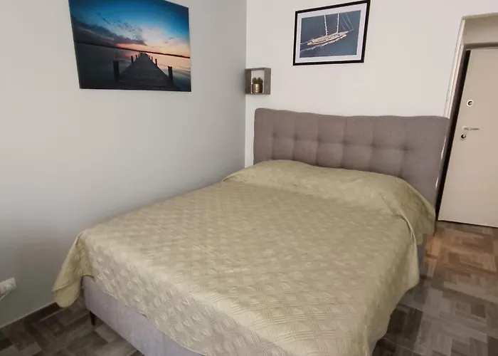 Novi Demy U Centru Splita Lägenhet *