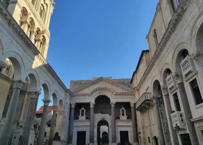 Lägenhet Novi Demy U Centru Splita Split